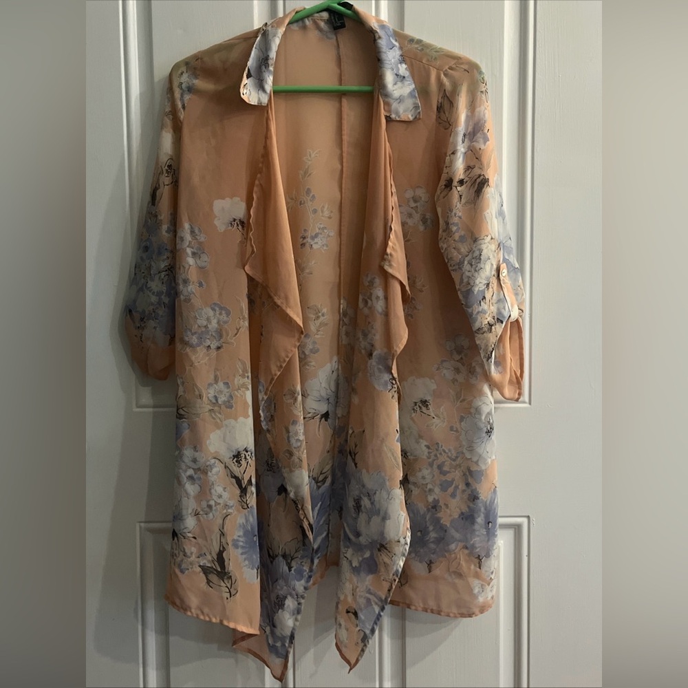 Forever 21 Peach and White Floral Kimono